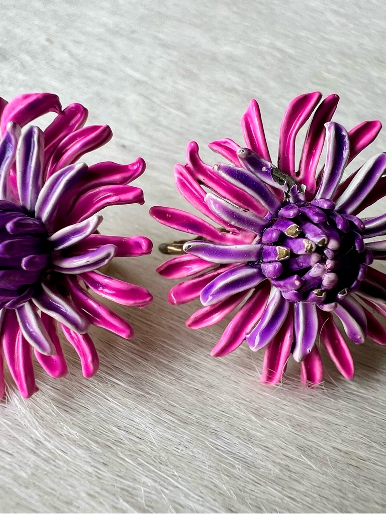 Vintage Corocraft Clip On Earrings / Pink & Purple
